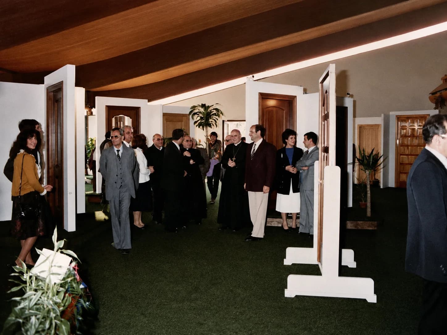Persone presenti all’inaugurazione dello showroom Centro Infissi Ledda