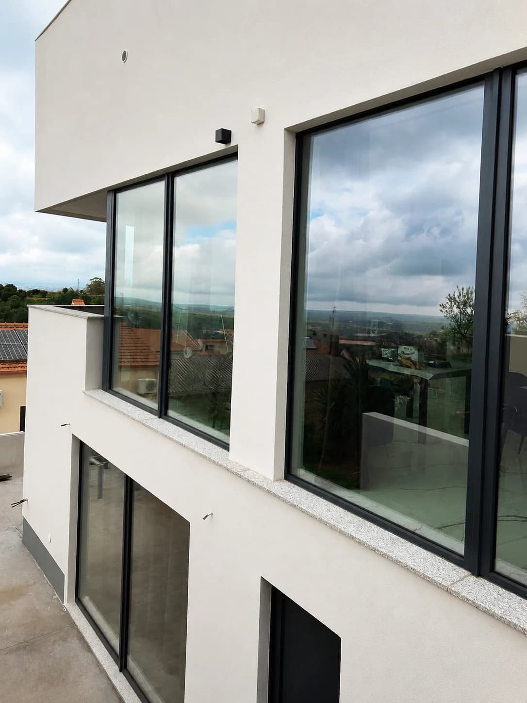 Vetrata installata in un edificio residenziale