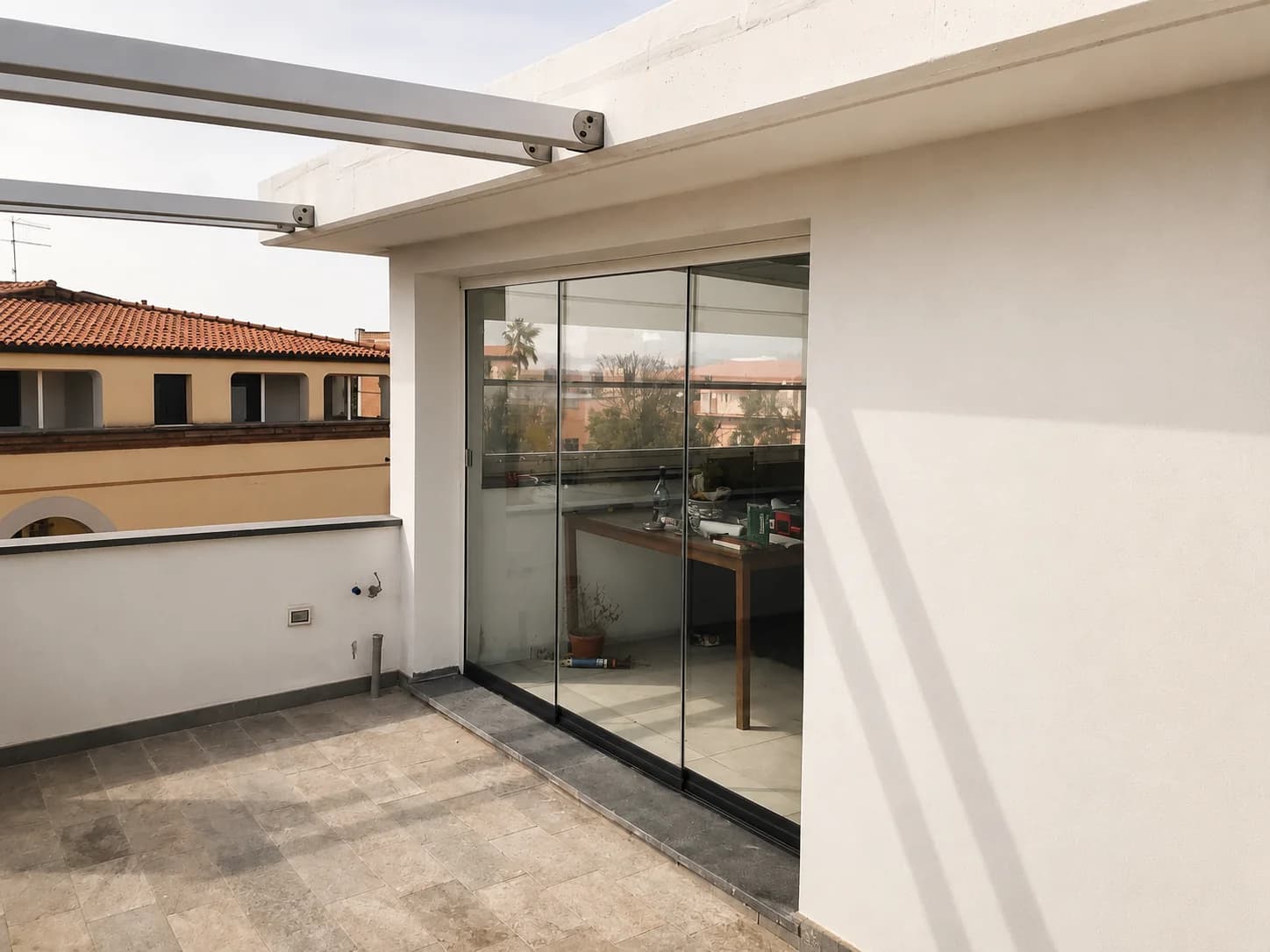 Vetrate panoramiche e sistemi scorrevoli per grandi aperture.: prodotto da valutare in showroom